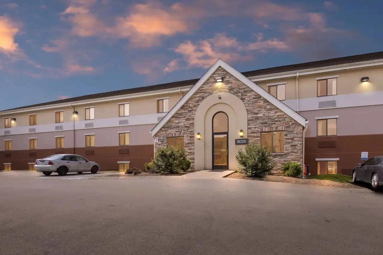 Hotel Roofing in Fayetteville, AR Hotel Roofing in Fayetteville, AR